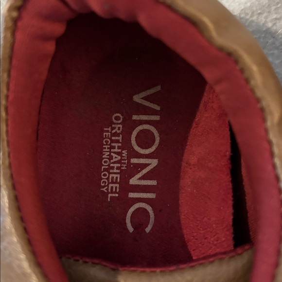 Vionic sneakers. - Picture 5 of 6